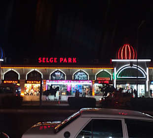 Selge Park Shopping Center