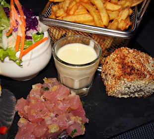 Tatar und halbgebratenes Filet vom Thunfisch