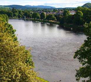 Ausblick vom Kastell zum Fluss