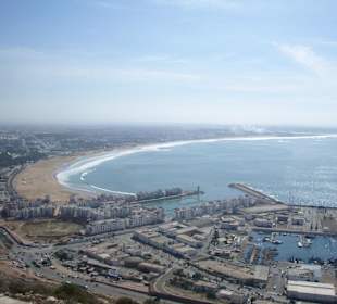 Agadir, Hafen und Strand von oben