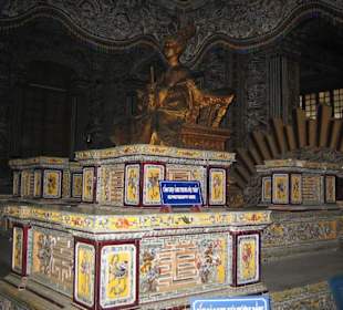 Eine Statur von Khai Dinhs.