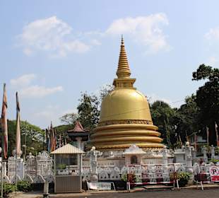 Auf dem weg zum Höhlentempel