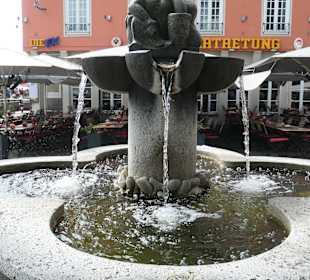 Ein Denkmal für die Fischverkäuferinnen