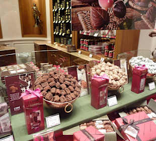 Sklep z pamiątkami w Galeries Royales Saint-Hubert