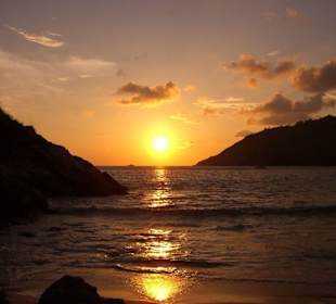 Sonnenuntergang am Nai Harn