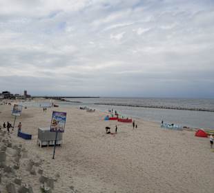 Falochrony niedaleko portu