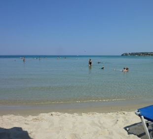 Plaza w pobliżu hotelu Admiral Tsilivi