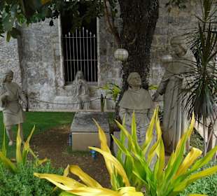 Gruppenbild in Stein