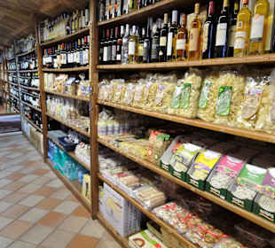 Im Feinkostgeschäft La Bottega dei Sapori