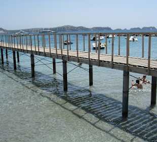 Steg zu den Bootsausflügen