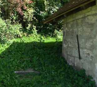 Brunnenhaus mit Quelle Lonsingen