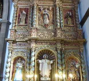 Ein Nebenaltar der Iglesia de Nuestra Señora