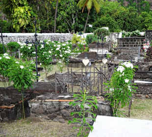 Rundgang über den alten Friedhof am Meer
