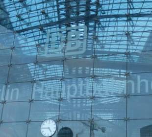 Blick zum Hauptbahnhof von Berlin