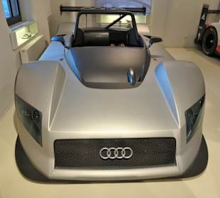 Rundgang durch das Automuseum Prototyp