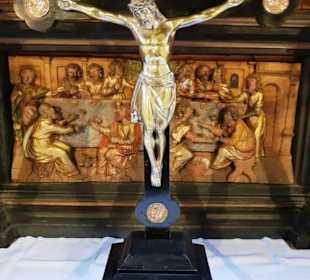 Am Altar selbst