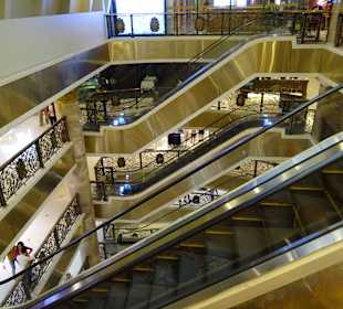 Im Shoppimgcenter unterwegs