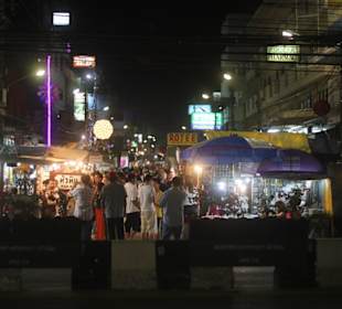 Der Nachtmarkt von Osten aus gesehen