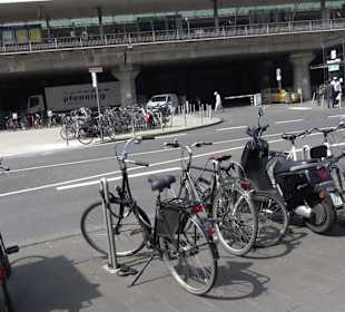 Obelisk des Tutanchamun von Rita McBride