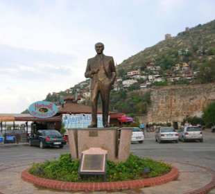 Atatürk am Hafen