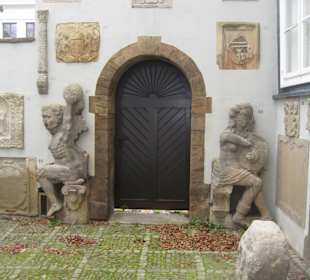 Blick zu einem Innenhof