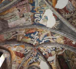 Wundervoll gemalte Fresken