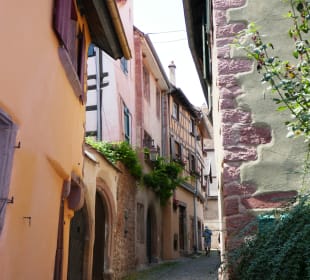 Enge schmale alte Gassen, so etwas ist schön