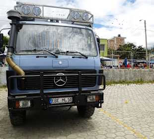 Ein Unimog aus Deutschland auf dem Markt