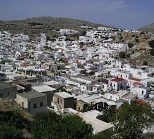 Blick auf Lindos von der Akropolis aus