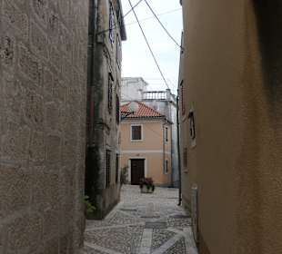 Bei einem Altstadtbummel durch Novi Vinodolski