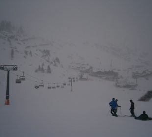 Schlechte Sicht und Schneefall