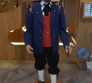 Weltgrößte Kuckucksuhr