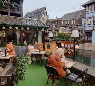 Teddybären auf der Terrasse