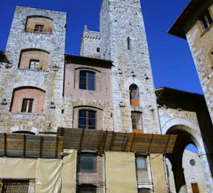 San Gimignano - aus der Nähe - aus der Ferne