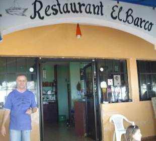 Der Betreiber vorm Restaurant