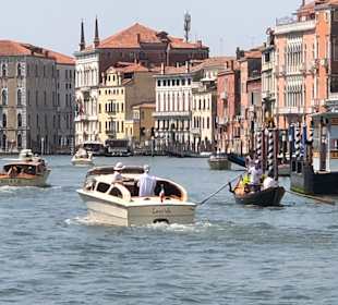 Gondeln / Gondelfahrten in Venedig