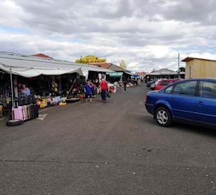 An den Stände gute Parkmöglichkeiten