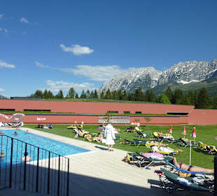 Freibecken mit Liegewiese