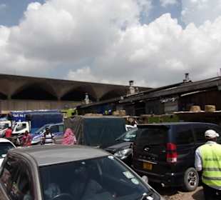 Im Kariakoo Market unterwegs