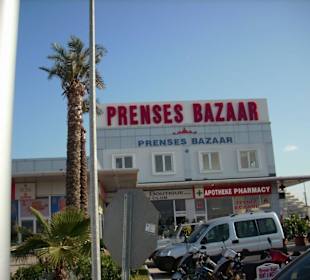 Der erste Bazar in Richtung Kundu