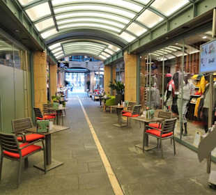 Rundgang durch die Neumarkt Passage