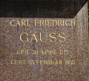 Inschrift am Sockel des Denkmals