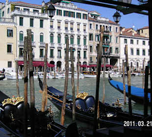 Gondeln am Canale Grande