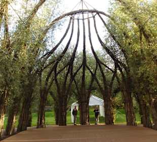 Kirche aus Weidenästen