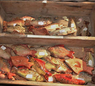 Kleine Chiemsee-Fische der Insel-Töpferei