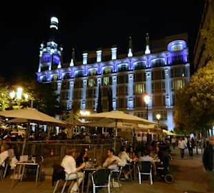 Plaza Santa Ana bei Nacht