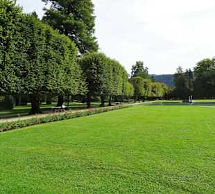 Allee im Park von Schloss Hellbrunn
