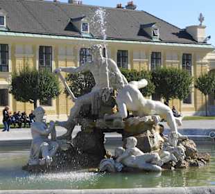 Wasserspiel im vorderen Schlossteil
