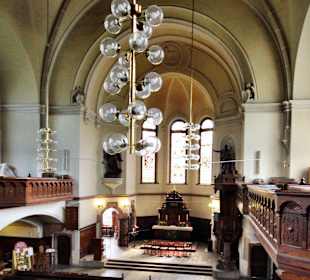 Blick in den Altarraum