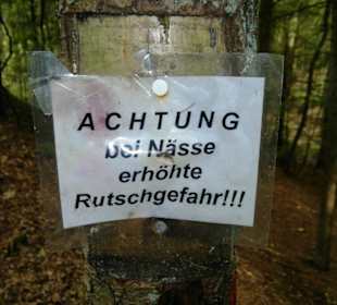 Tafeln im Wald Beschreibung